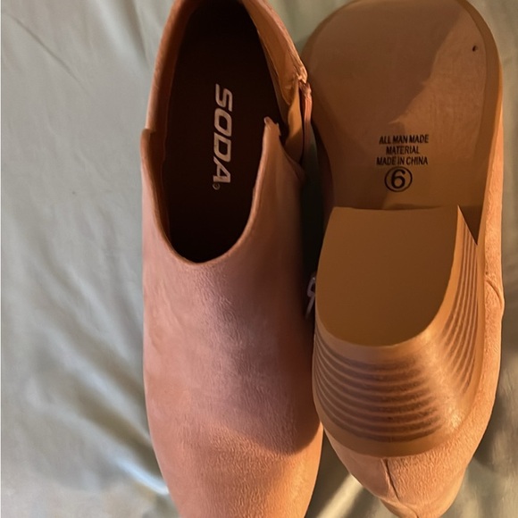 Soda Women's Pink Slip-On Shoes - Picture 1 of 6